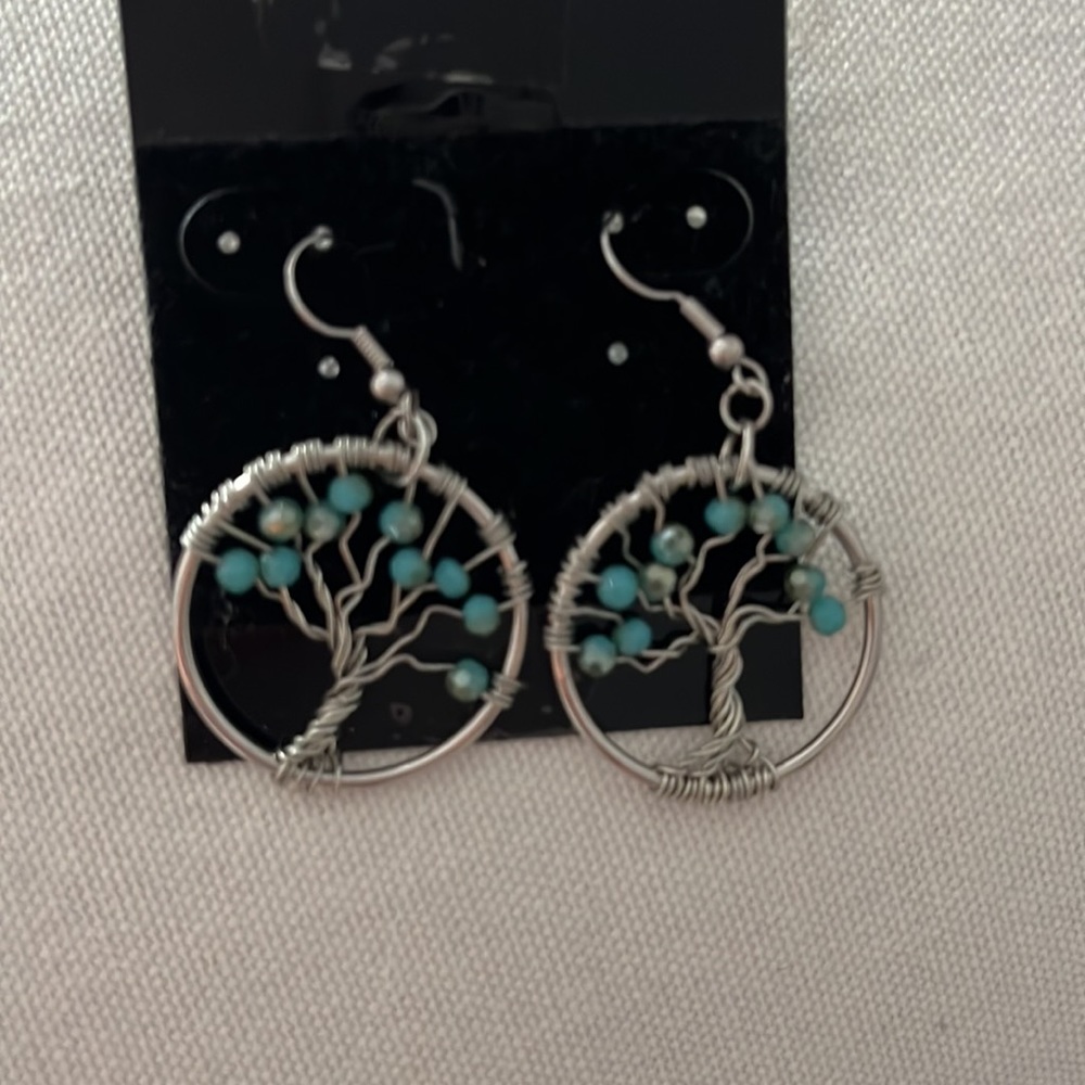 Jewels - Picture 2 of 3